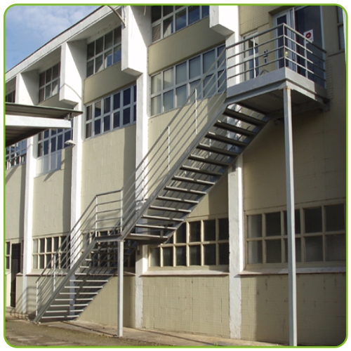 2.-ESCALERAS-DE-EMERGENCIA.jpg
